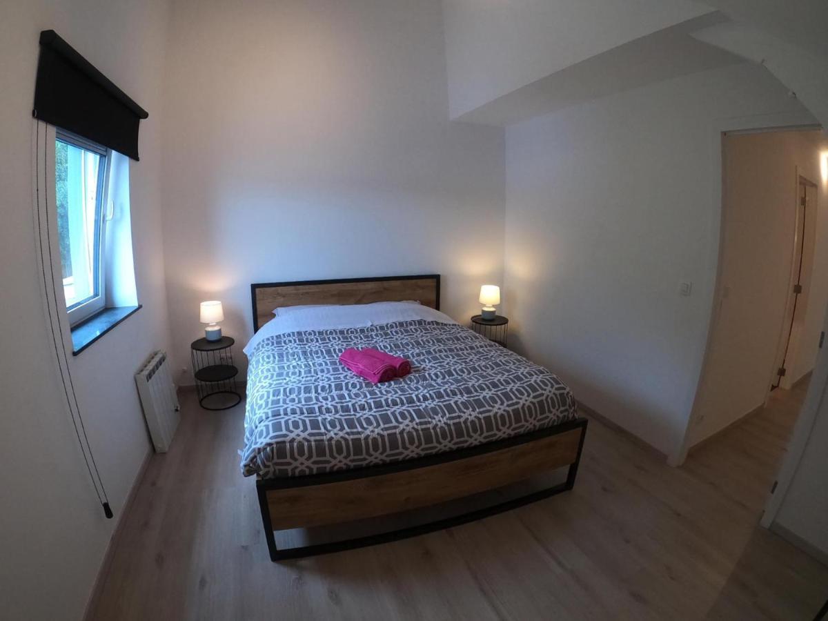 Appartement Duplex Pour 3-4 Personnes A Сіне Екстер'єр фото